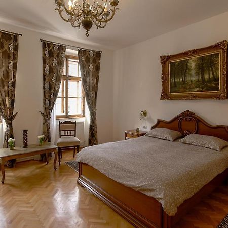 Illo Tempore - Ultracentral Apartment Sighişoara Esterno foto
